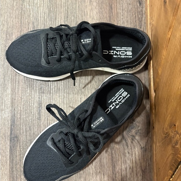 🆕 Under Armour Black and White Women’s Shoes. Size 7.5 - Picture 4 of 7